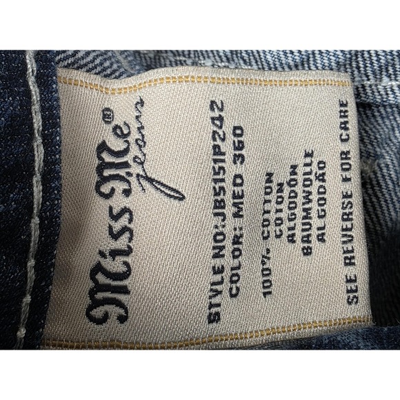 Miss Me Jeans Womens 31 Medium Wash Boyfriend Capri Distressed Ripped Denim - Picture 3 of 12